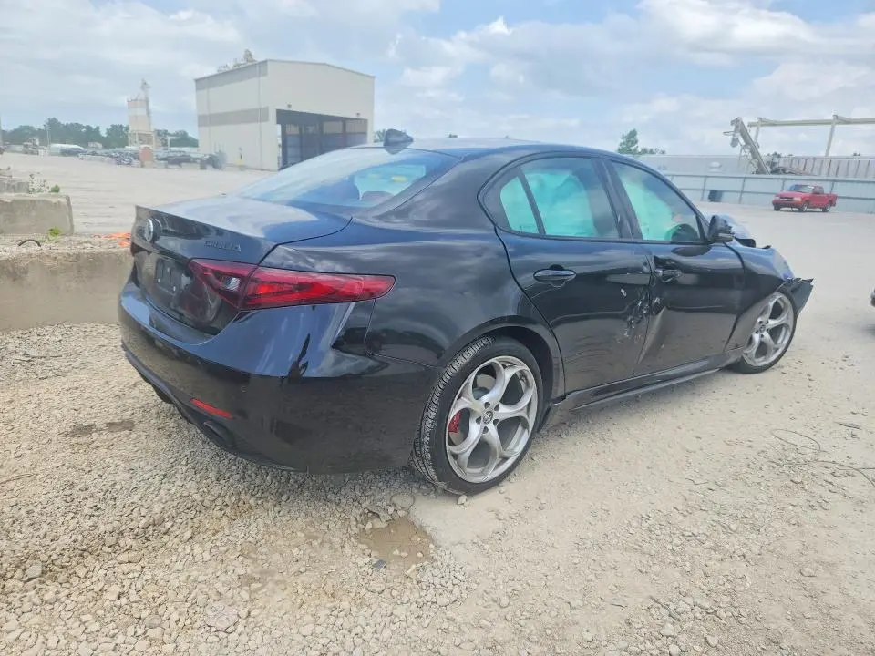2021 ALFA ROMEO GIULIA TI  