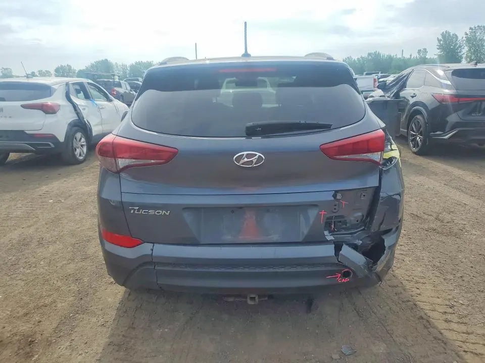 2017 HYUNDAI TUCSON SE  