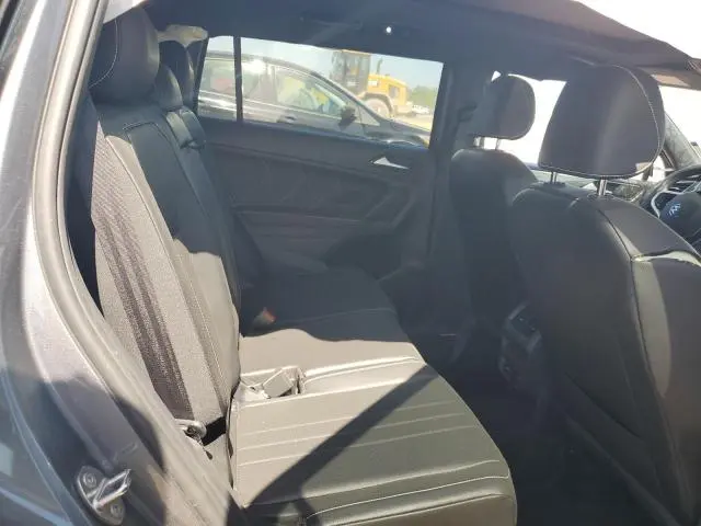 2022 VOLKSWAGEN TIGUAN SE R-LINE BLACK  