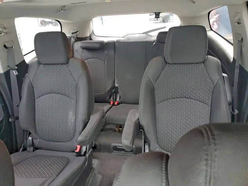 2011 CHEVROLET TRAVERSE LT  