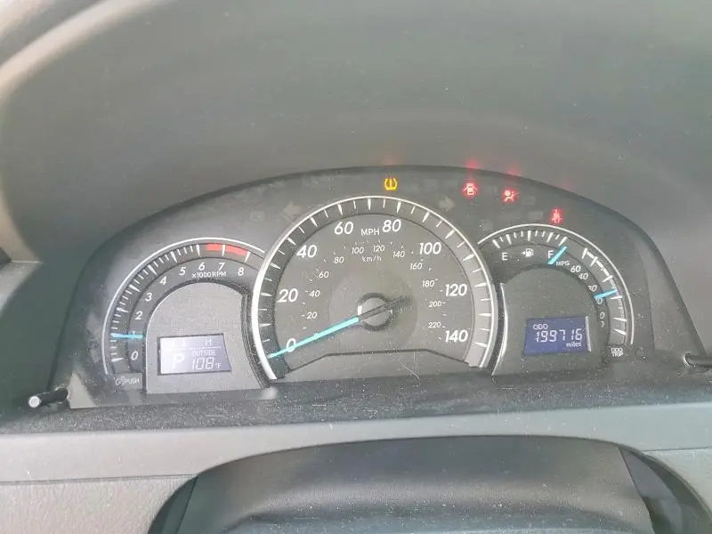 2012 TOYOTA CAMRY LE  
