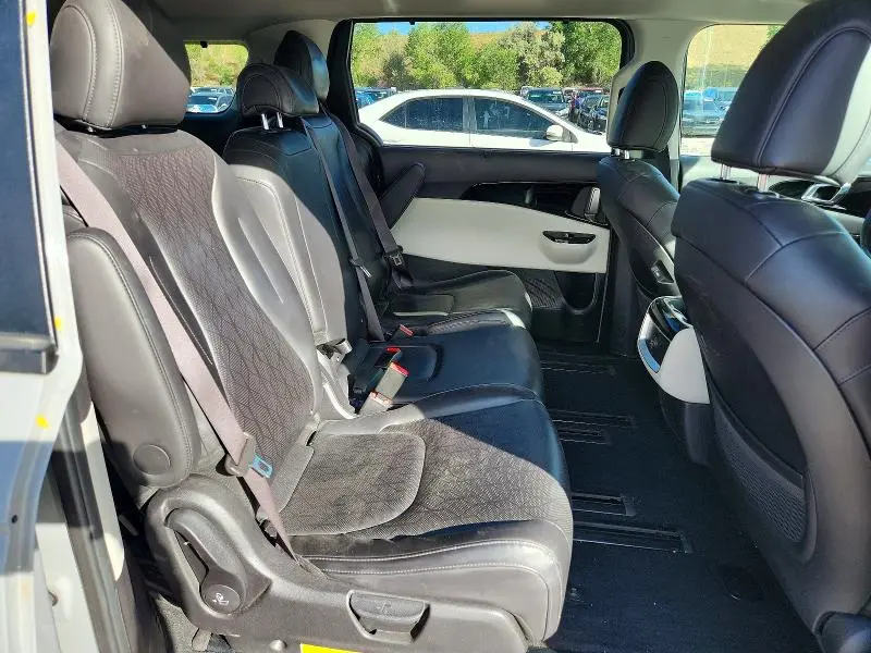 2024 KIA CARNIVAL EX  
