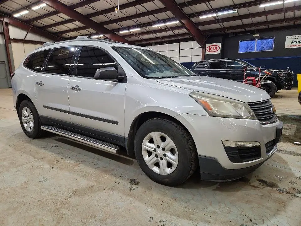 2013 CHEVROLET TRAVERSE LS  