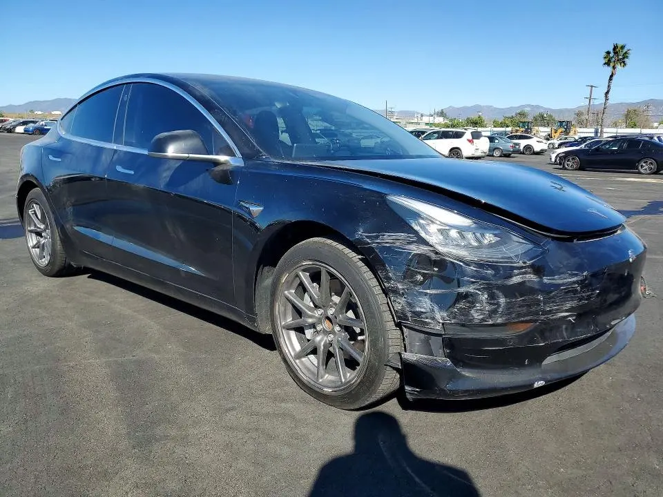 2018 TESLA MODEL 3   