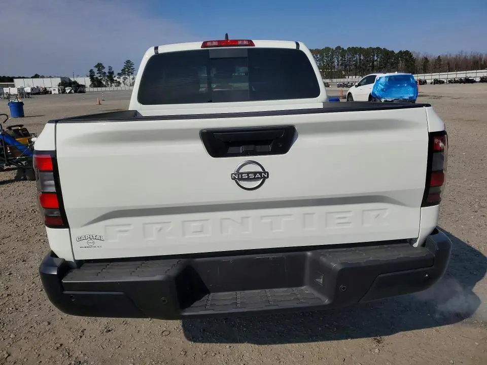2025 NISSAN FRONTIER S  