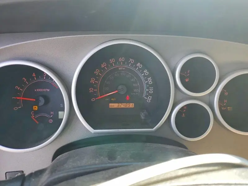 2011 TOYOTA TUNDRA GRADE  