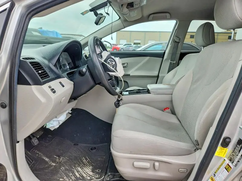 2013 TOYOTA VENZA LE  