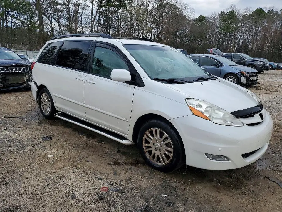 2010 TOYOTA SIENNA XLE  