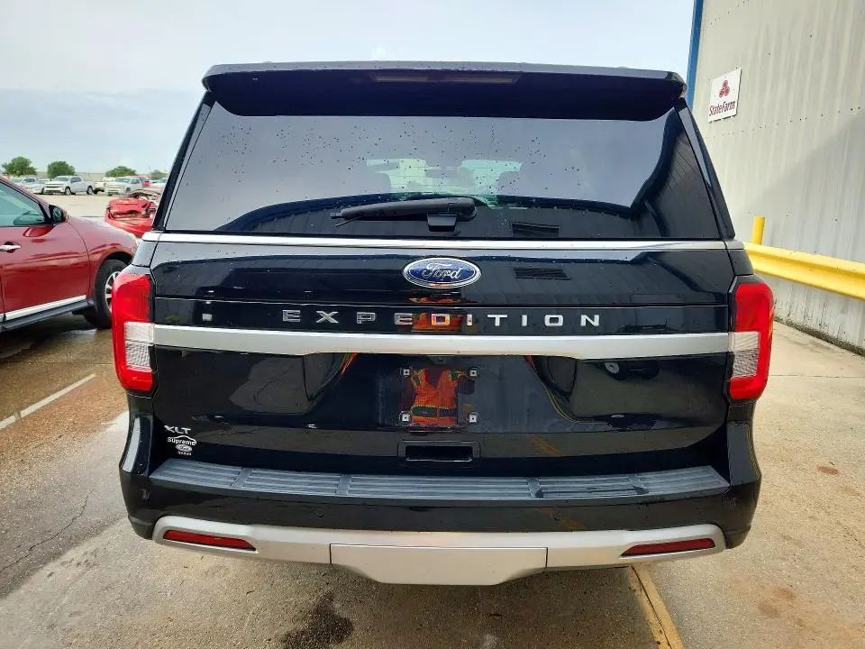 2023 FORD EXPEDITION XLT  