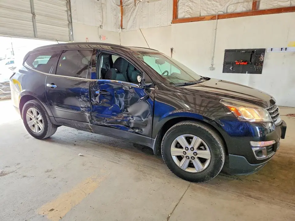 2014 CHEVROLET TRAVERSE LT  