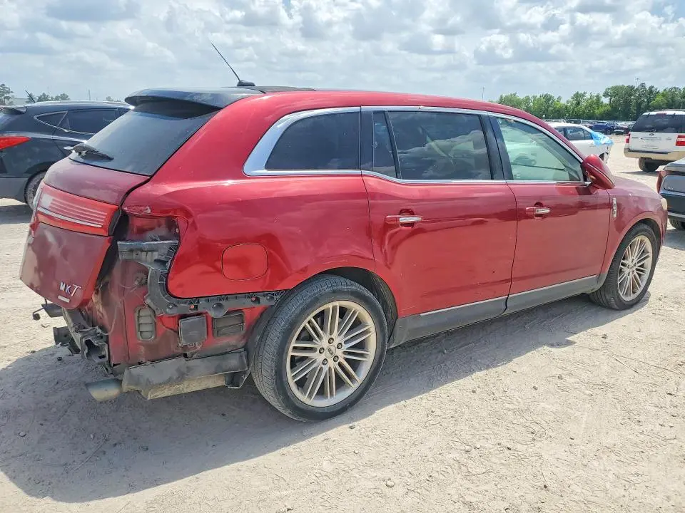 2014 LINCOLN MKT   