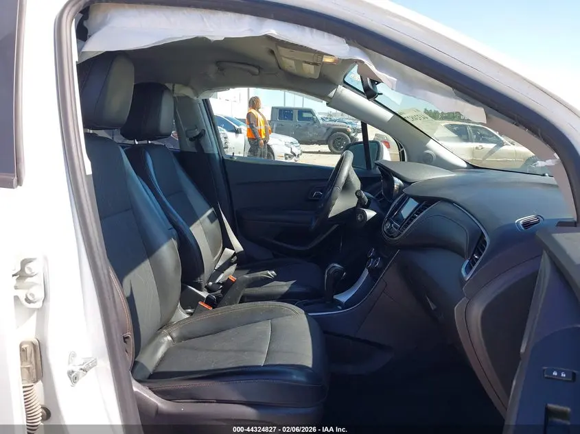 2021 CHEVROLET TRAX AWD LT