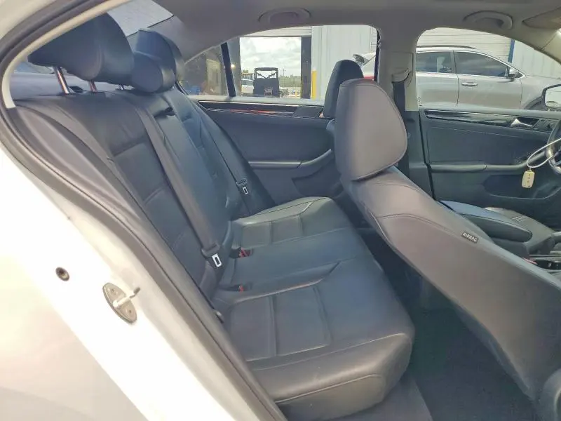2017 VOLKSWAGEN JETTA SEL  