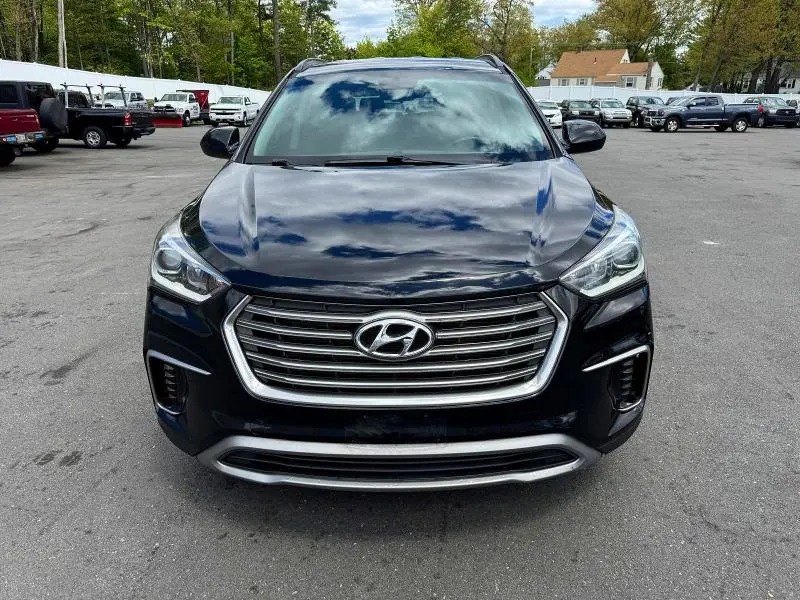 2017 HYUNDAI SANTA FE SE  