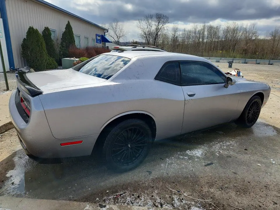 2016 DODGE CHALLENGER SXT  