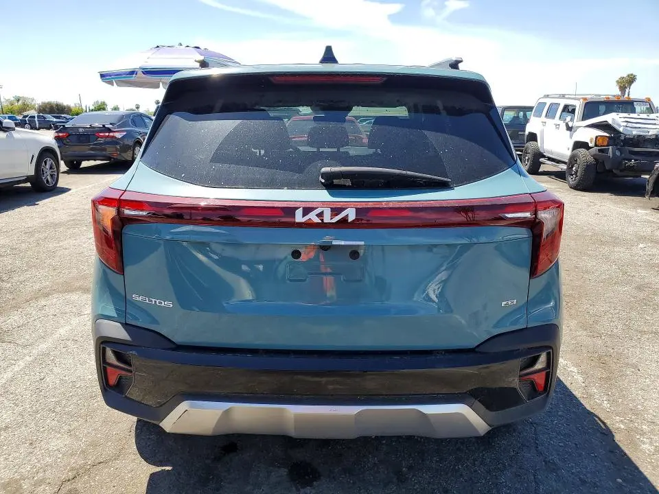 2024 KIA SELTOS EX  