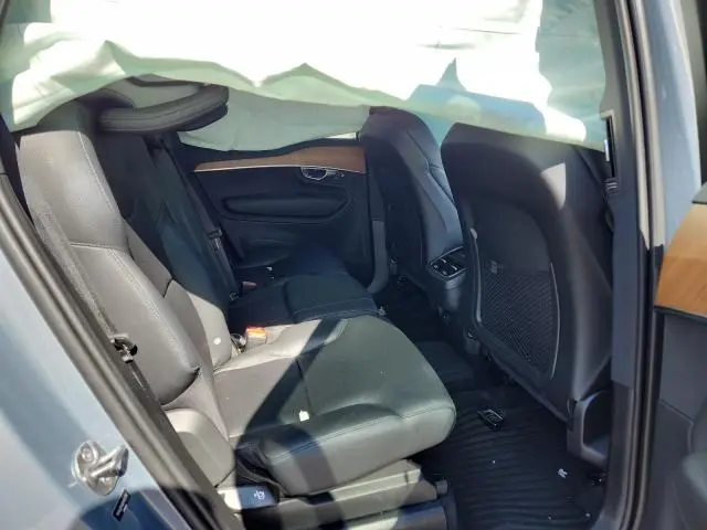 2022 VOLVO XC90 T6 MOMENTUM  