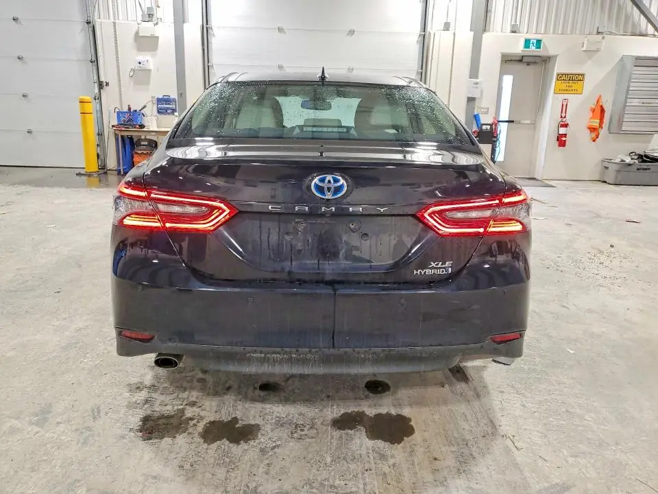2022 TOYOTA CAMRY XLE  