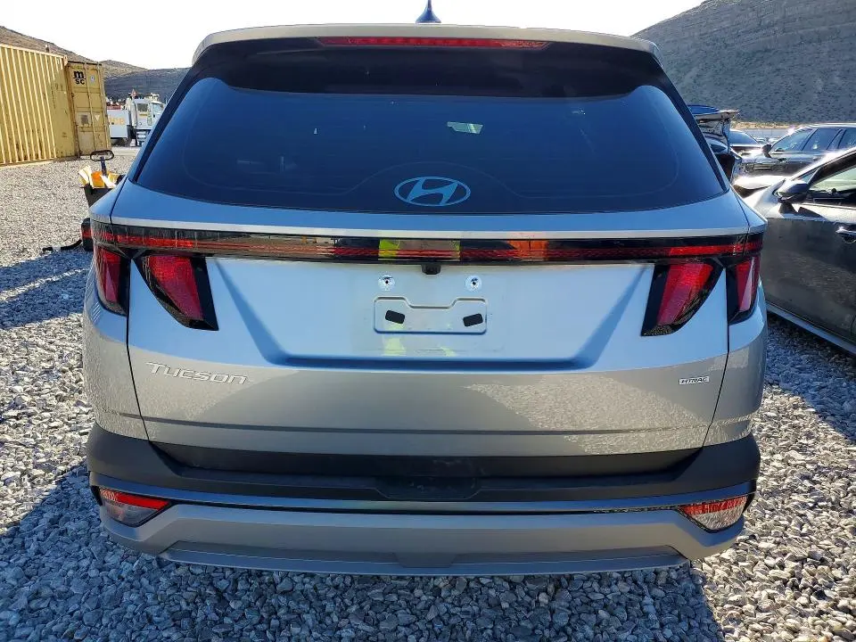 2025 HYUNDAI TUCSON SE  