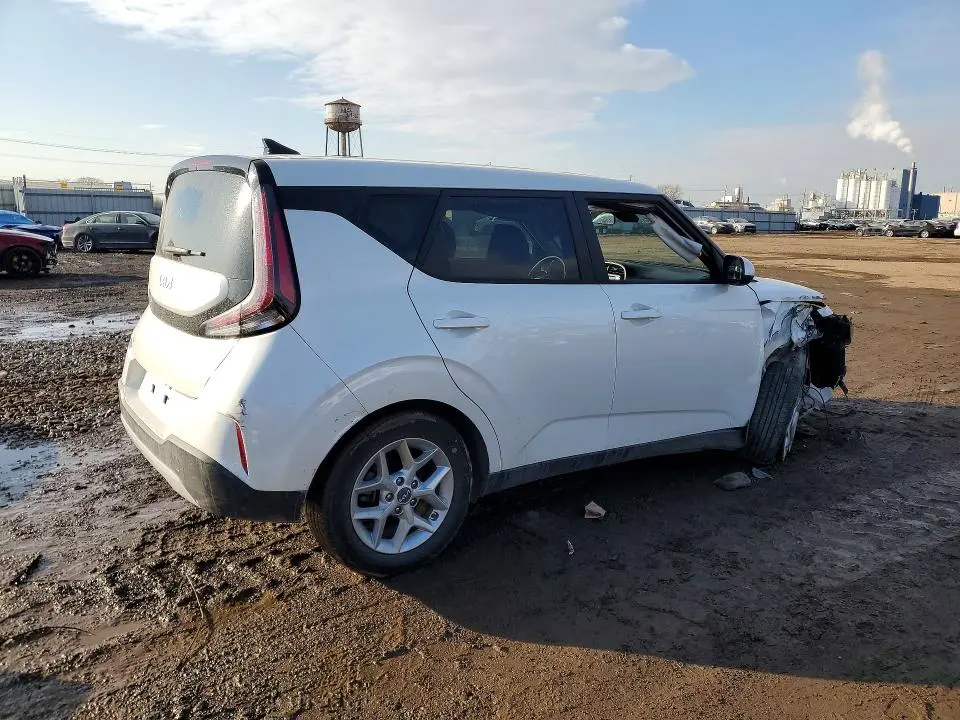 2023 KIA SOUL LX  