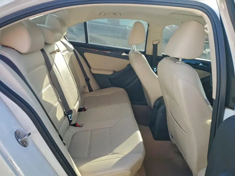 2016 VOLKSWAGEN JETTA SEL  