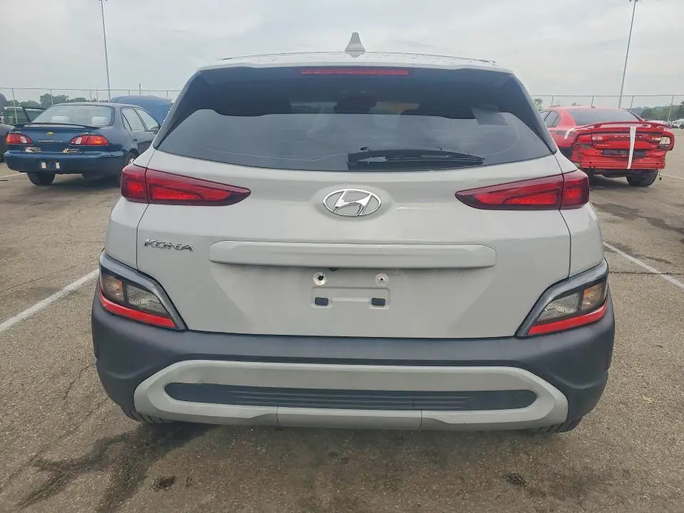 2022 HYUNDAI KONA SE  