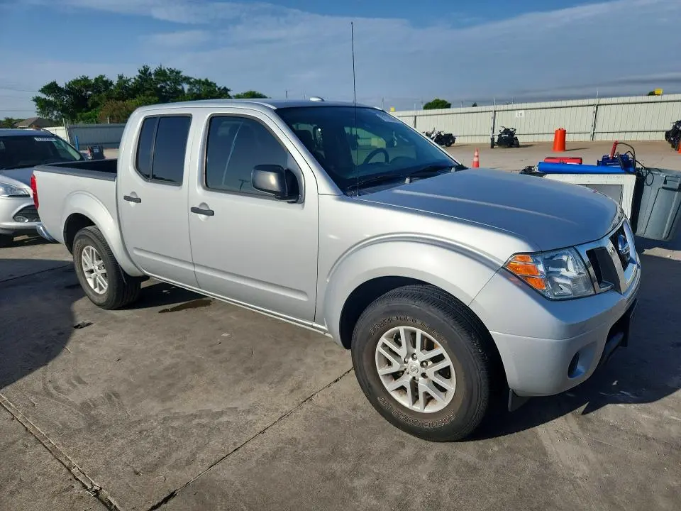 2017 NISSAN FRONTIER SV  