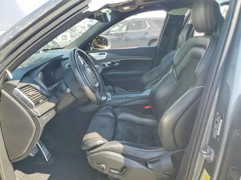 2018 VOLVO XC90 T8  