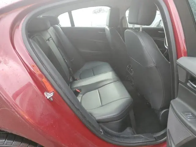 2017 JAGUAR XE