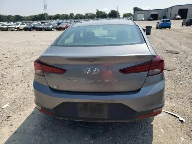 2019 HYUNDAI ELANTRA SE  