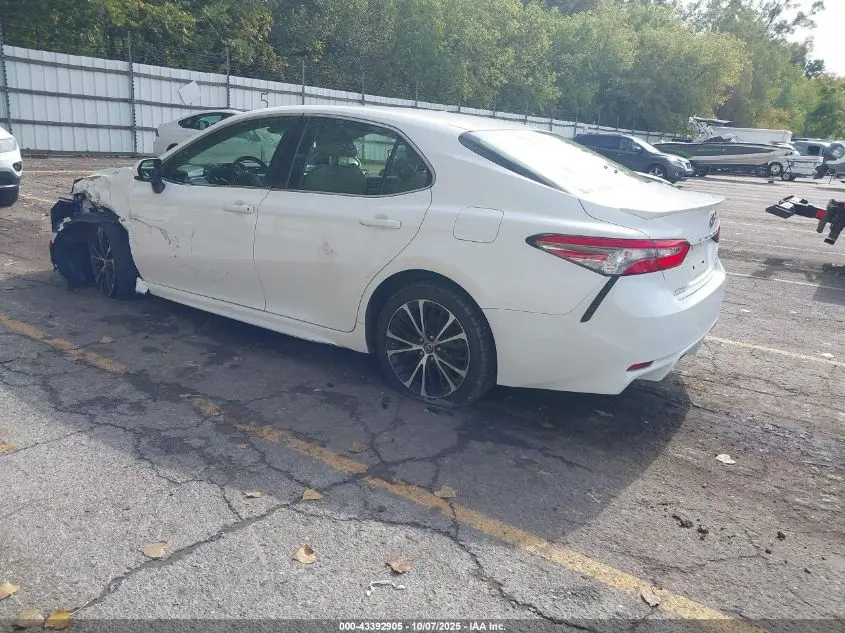 2018 TOYOTA CAMRY SE
