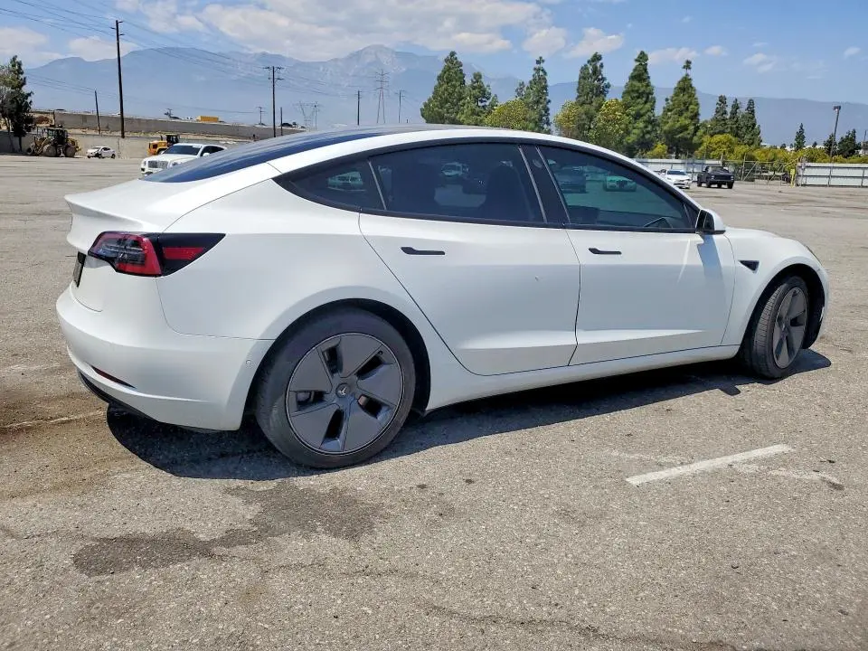 2021 TESLA MODEL 3   