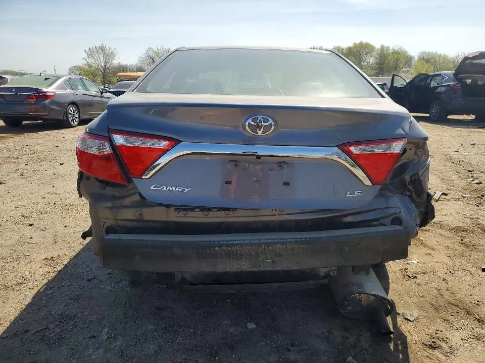 2015 TOYOTA CAMRY LE  