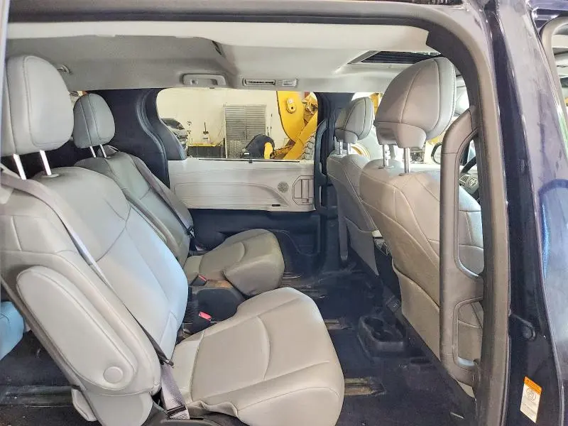 2025 TOYOTA SIENNA XLE 7-PASSENGER  