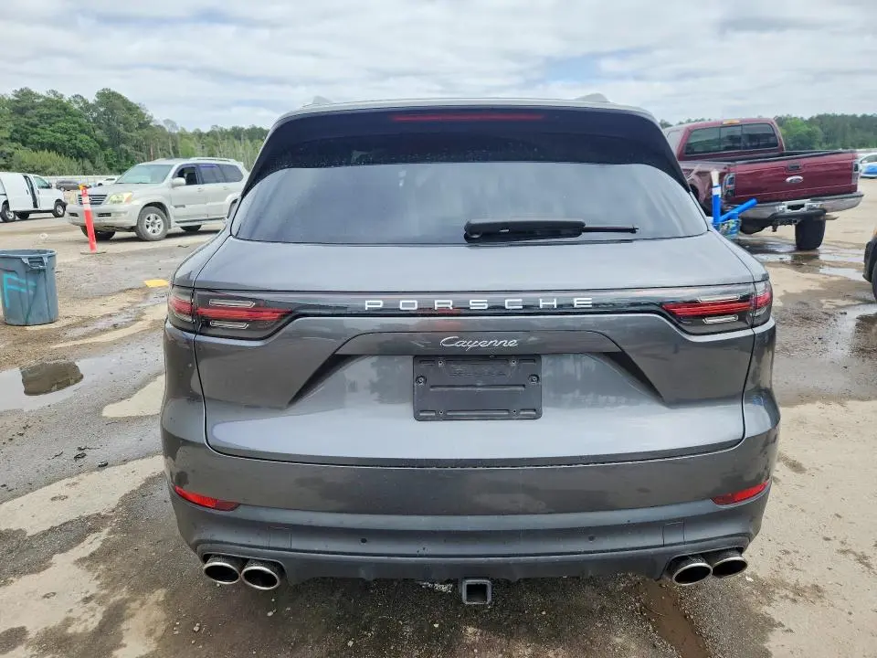 2019 PORSCHE CAYENNE   