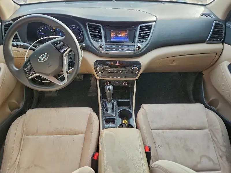 2017 HYUNDAI TUCSON SE  