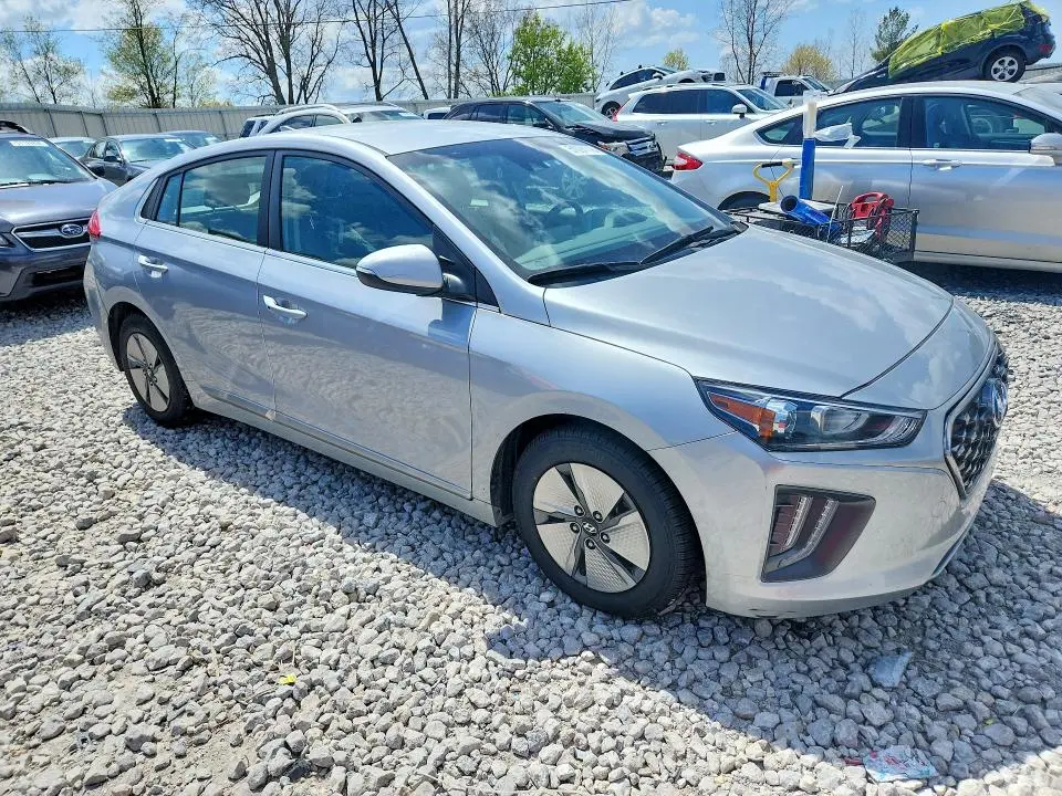 2022 HYUNDAI IONIQ SE  