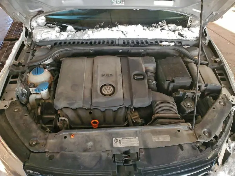 2013 VOLKSWAGEN JETTA SE  