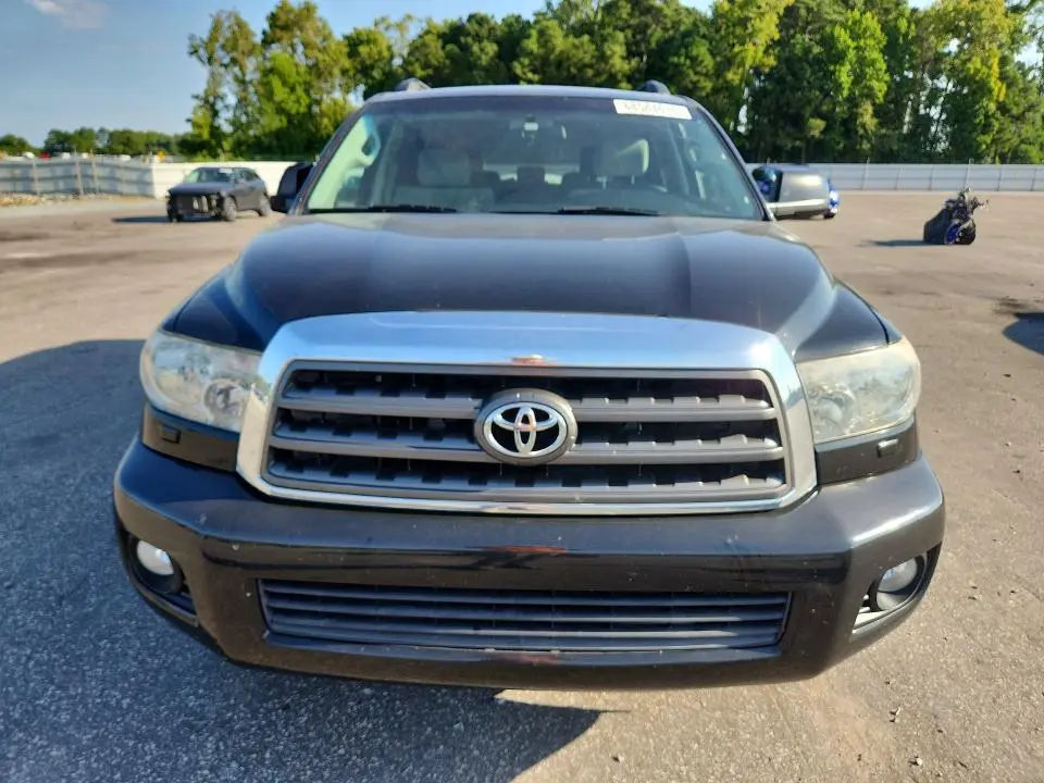 2015 TOYOTA SEQUOIA SR5  