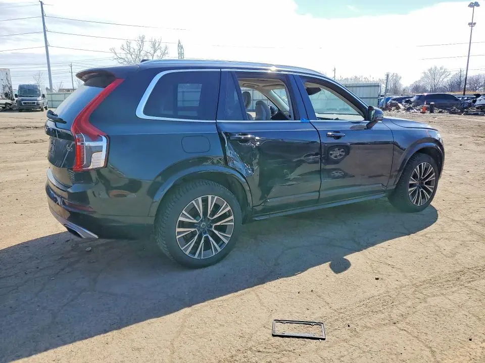 2021 VOLVO XC90 T6 MOMENTUM  