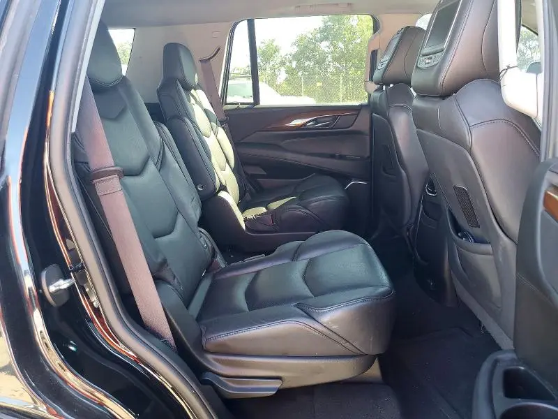 2016 CADILLAC ESCALADE LUXURY  