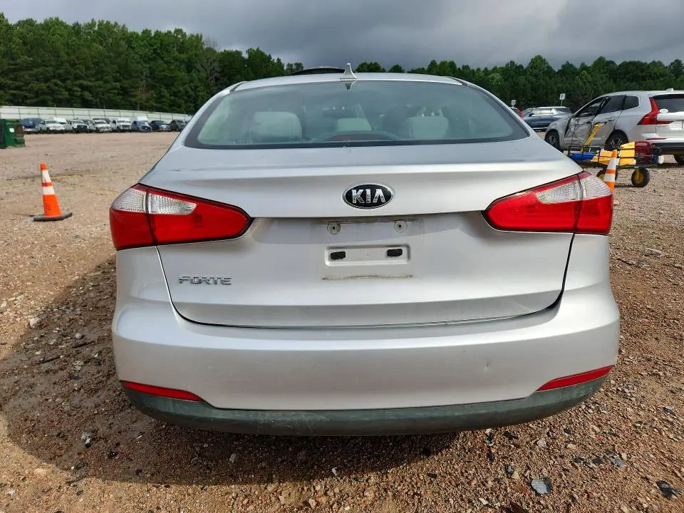 2016 KIA FORTE LX  