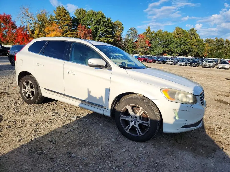 2015 VOLVO XC60 T6 PREMIER+  