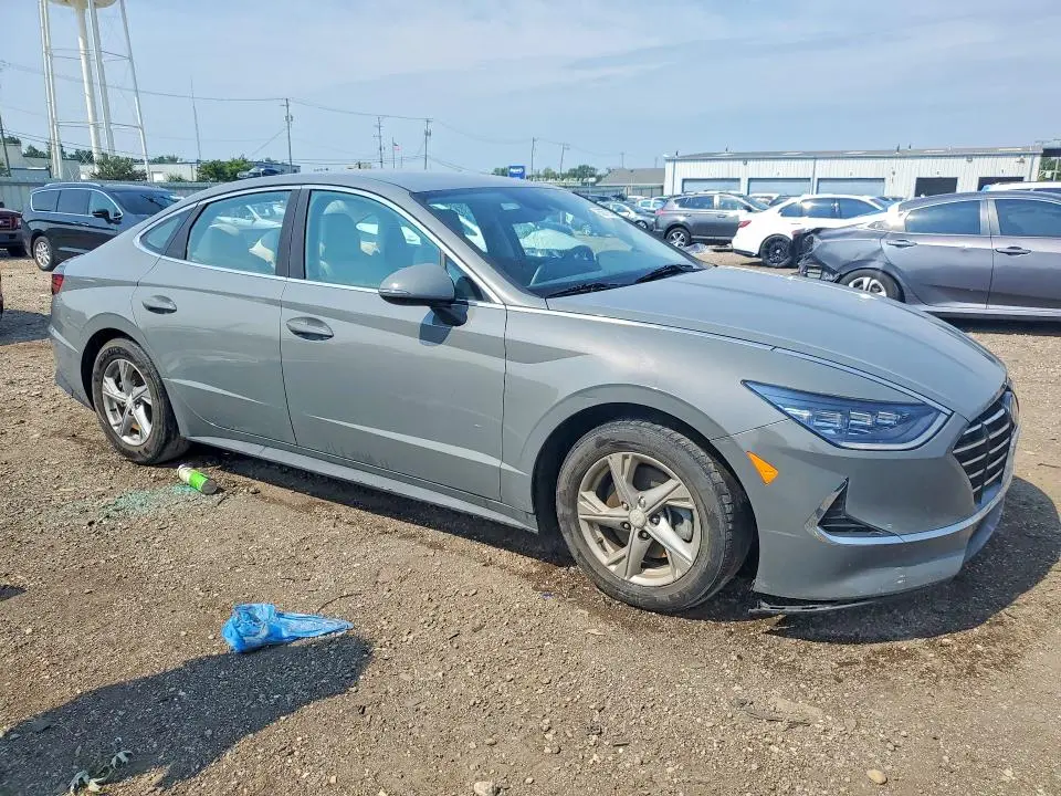 2023 HYUNDAI SONATA SE  