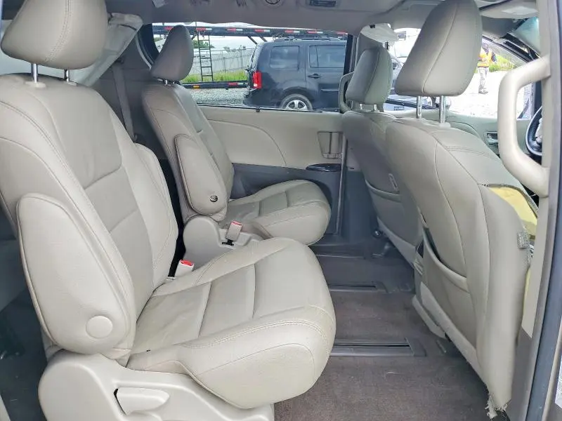 2016 TOYOTA SIENNA XLE 7-PASSENGER  