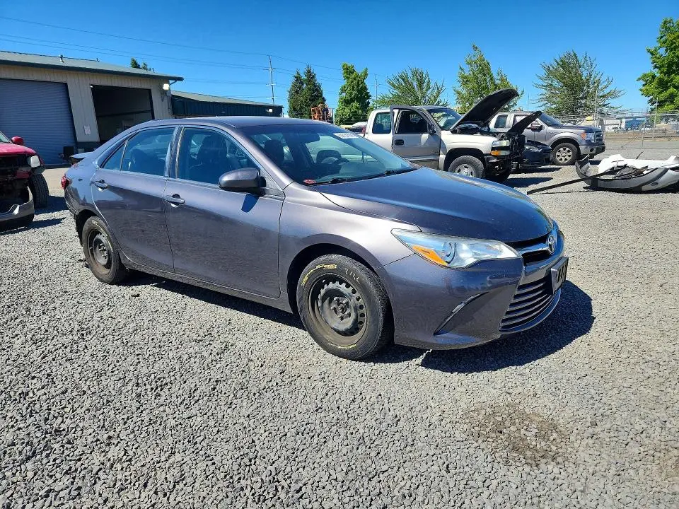 2015 TOYOTA CAMRY LE  