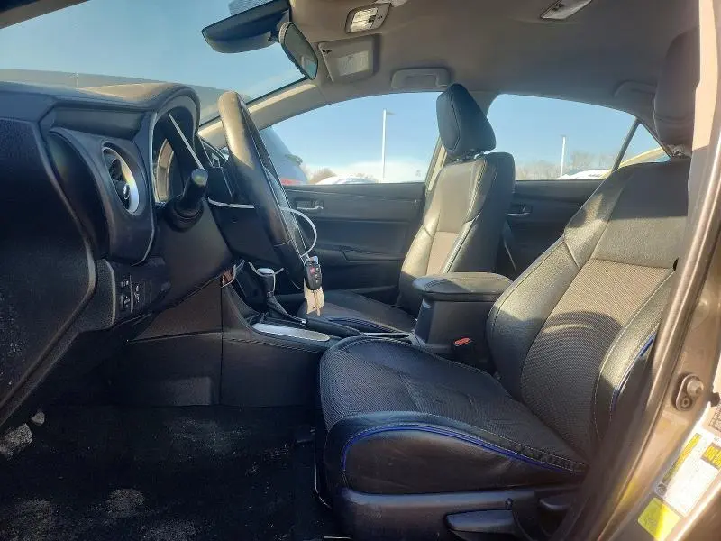 2017 TOYOTA COROLLA SE  