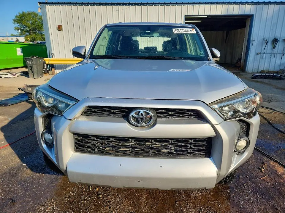 2017 TOYOTA 4RUNNER SR5  