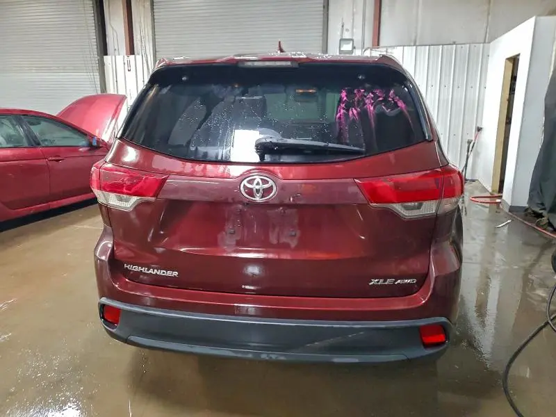 2019 TOYOTA HIGHLANDER XLE  
