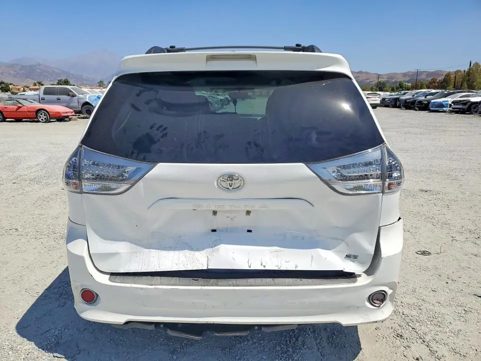 2014 TOYOTA SIENNA SPORT  